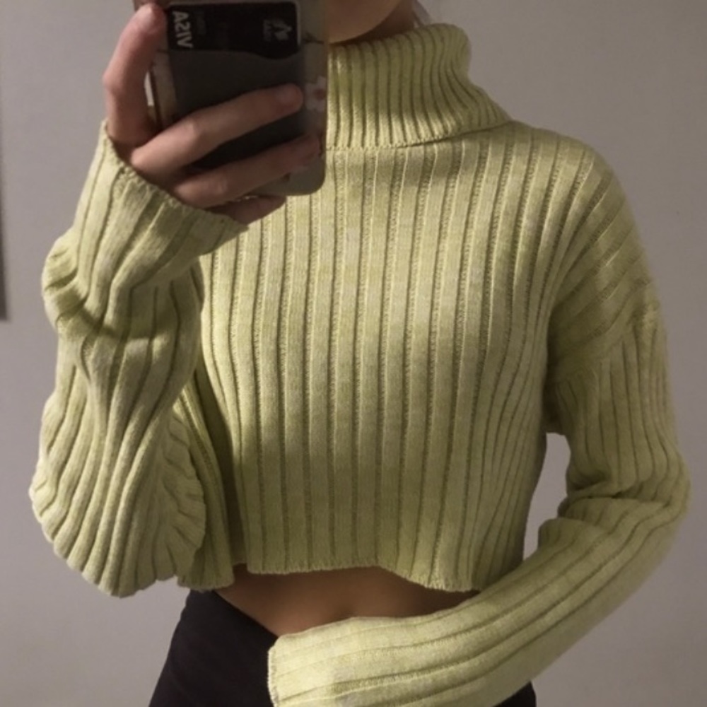 Forever 21 🌿Green Ribbed Cropped Trendy Turtleneck Sweater